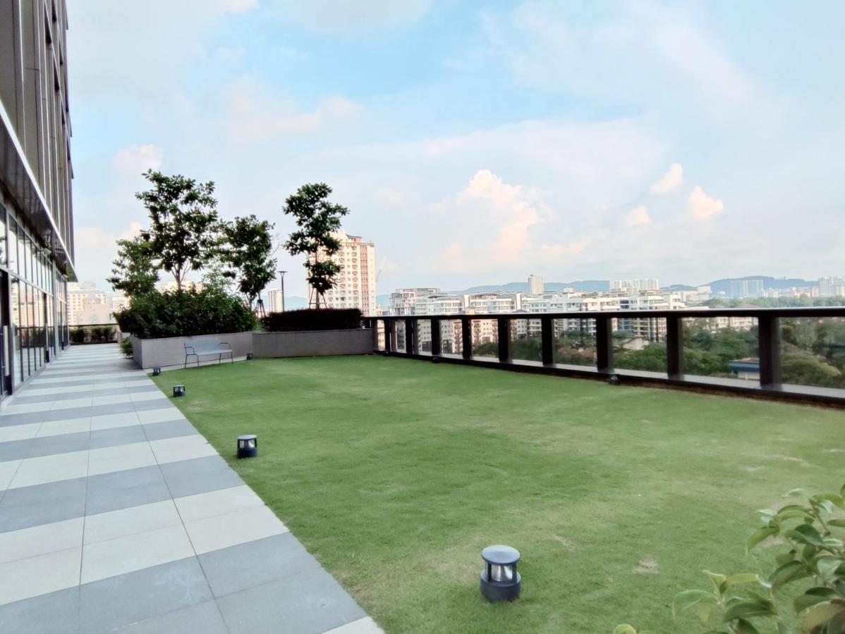 Pavillion Embassy Service Apartment By Autumn Suites Premium Stay Kuala Lumpur Bagian luar foto