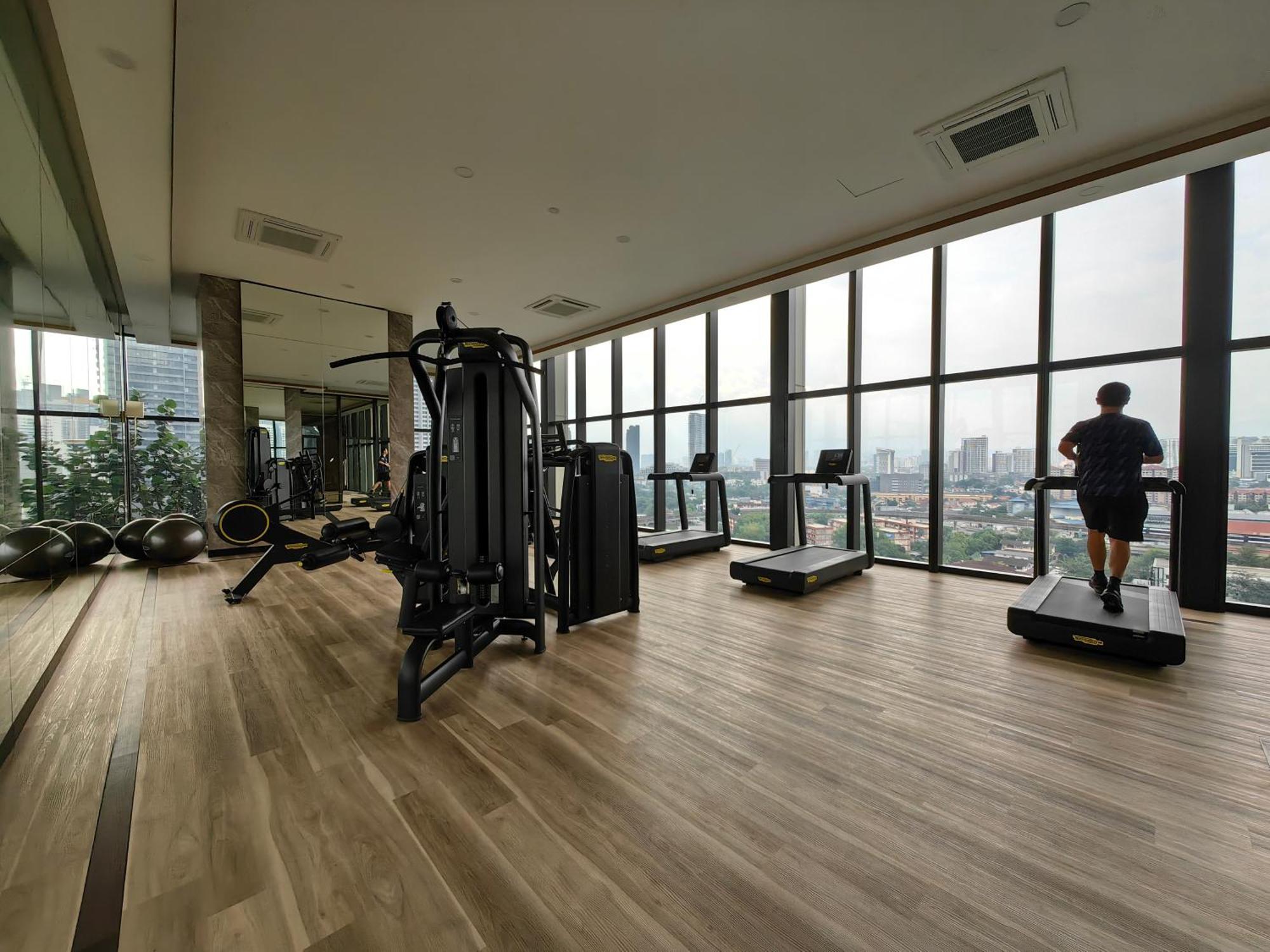 Pavillion Embassy Service Apartment By Autumn Suites Premium Stay Kuala Lumpur Bagian luar foto