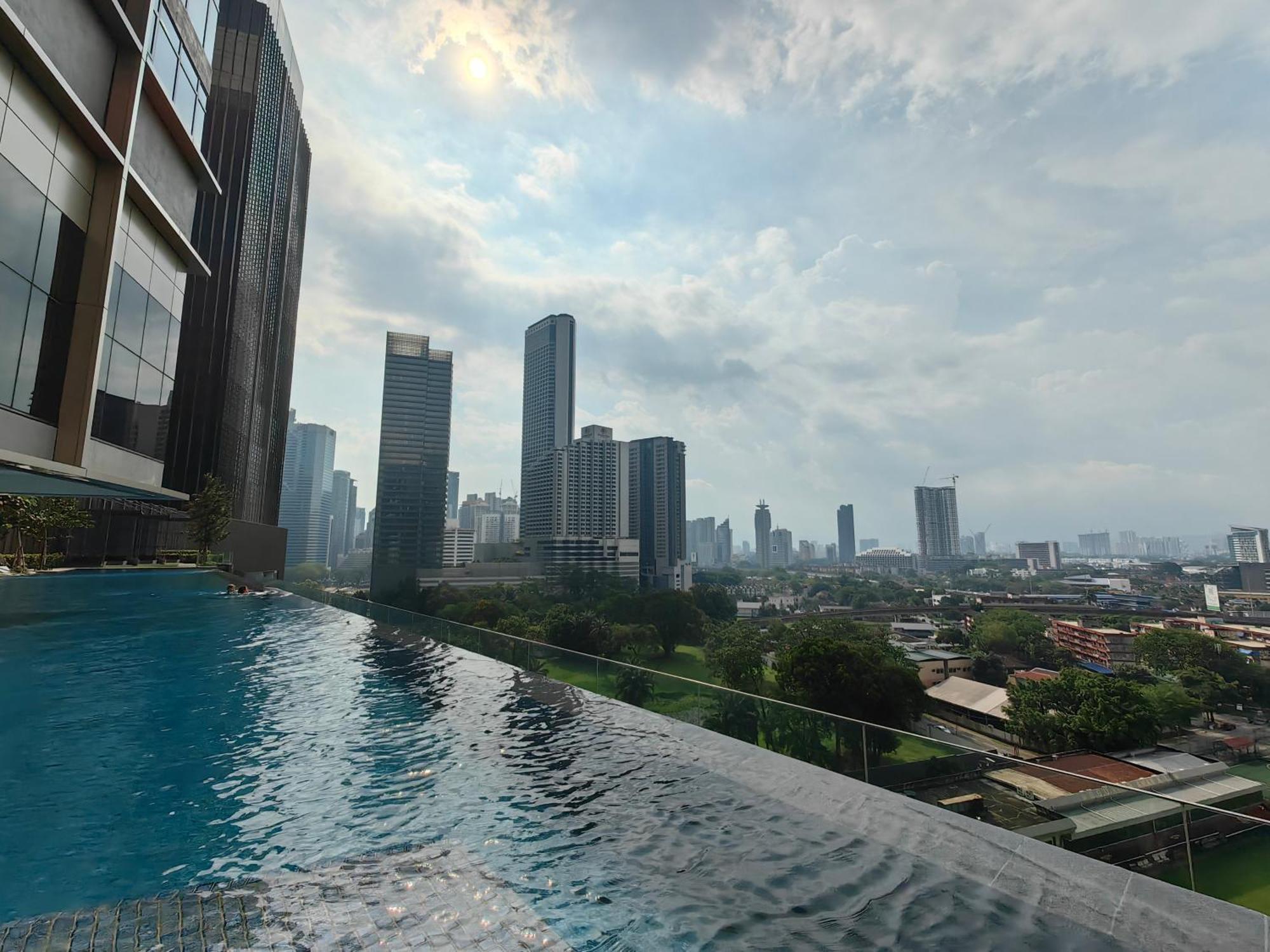 Pavillion Embassy Service Apartment By Autumn Suites Premium Stay Kuala Lumpur Bagian luar foto